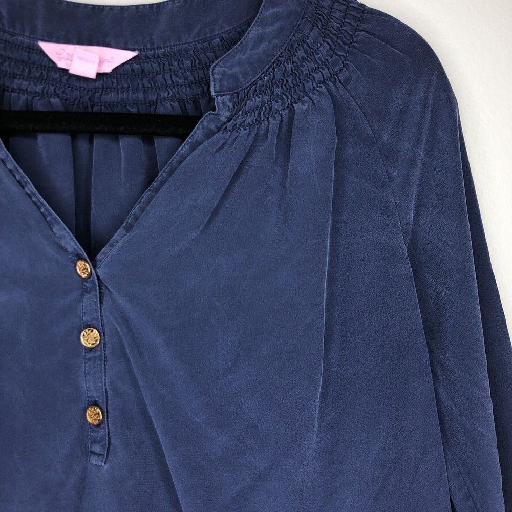 Lilly Pulitzer Women's XS Blue 100% Silk V‎ Neck Gold Button Henley Blouse